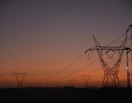 Ministro Márquez inspecciona trabajos en subestación Malena