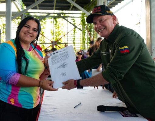 Alcaldía de Maracaibo firmó contrato con emprendedores del Parque Ana María Campos
