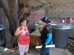 Alcaldía está en la calle frenando botes de agua