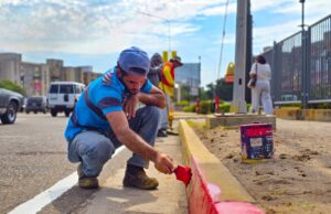 Gobernación del Zulia continúa trabajos de demarcación y pintura en diversos sectores de Maracaibo