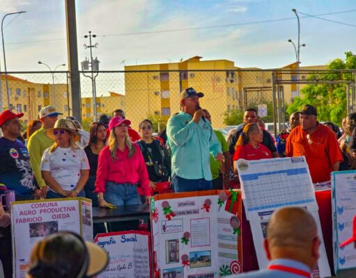 Gobernador Caldera evalúa proyectos junto a comunas del urbanismo Fabricio Ojeda en Lagunillas