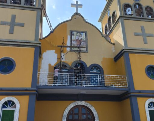 Alcalde Marco Perrotta inició los trabajos de pintura de la iglesia de San José de Perijá