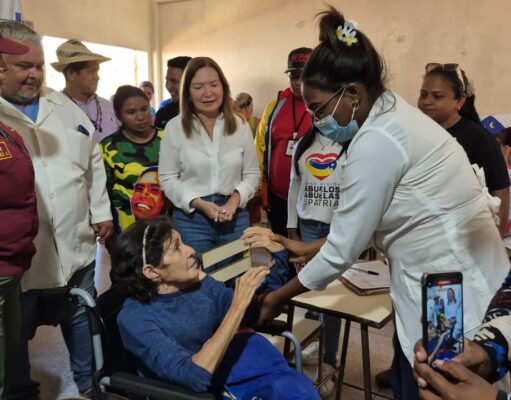 Gobierno Bolivariano atiende mas 2.500 familias en jornada integral realizada en la parroquia San Isidro