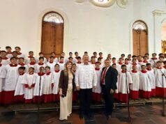 Gobernador Luis Caldera acompaña la Misa Crismal en la Catedral de Maracaibo