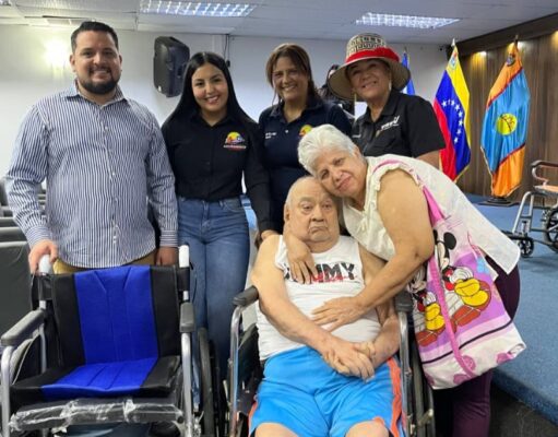 Primera dama de San Francisco entrega ayudas técnicas a sectores vulnerables