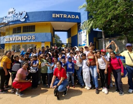Fundanis celebró su promoción de grado en Aquatica