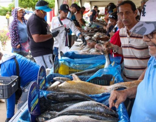 Feria del Pescado de la Alcaldía llegó a la Curva de Molina