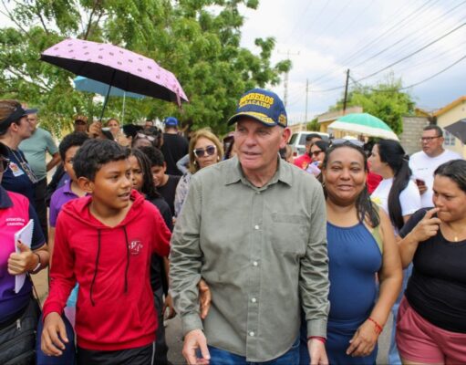 Alcaldía de Maracaibo impermeabiliza 16 viviendas en Altos del Sol Amada IV