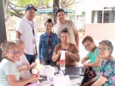 Abuelos de “Tiempos Felices” aprenden a tejer Soles de Maracaibo