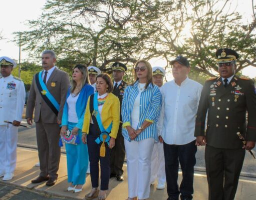 Autoridades militares y civiles recibieron reconocimientos en acto del forzamiento de la barra de Maracaibo