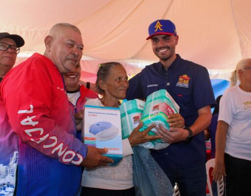 Vecinos de Altos del Sol Amada Hicieron “El Mercado” en Jornada de la Alcaldía de Maracaibo