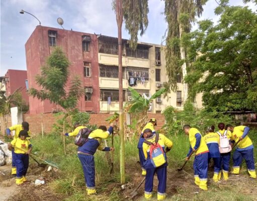 Alcaldía de Maracaibo ejecutó jornada de limpieza en los Bloques de Raúl Leoni