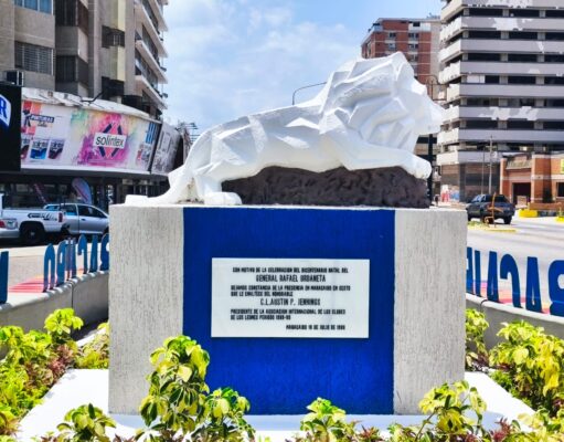 Alcaldía de Maracaibo entrega totalmente rehabilitada la Plaza Club de Leones