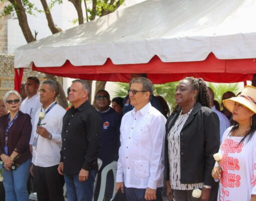 Embajador de Cuba en Venezuela encabeza acto en honor al apóstol José Martí con autoridades regionales y municipales