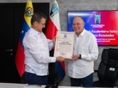 Alcalde Di Martino entrega llaves de Maracaibo al Embajador de Cuba en un gesto de hermandad