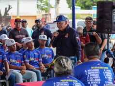 Di Martino entrega boletos a la Pequeña Liga Coquivacoa para el Campeonato Latinoamericano Senior