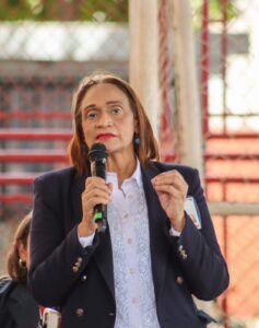 Decana de Extensión de URBE, Dra. Adinora Oquendo Garcés