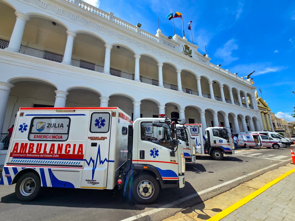 Luis Caldera entregó seis ambulancias más para un total de 45