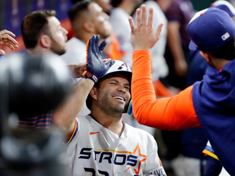 Altuve largó el séptimo para la calle