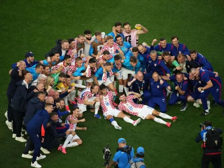 FIEBRE MUNDIAL: Croacia selló su boleto a los dieciseisavos