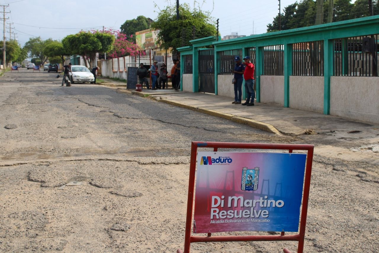 9 calles y una cancha rehabilitará Di Martino en la Urbanización Sucre