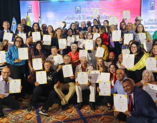 Alcaldía de Maracaibo reconoce a más de 100 trabajadores por sus años de servicio
