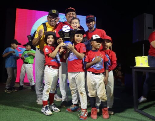 Pequeña Liga de Coquivacoa celebra 71 años formando generaciones de atletas