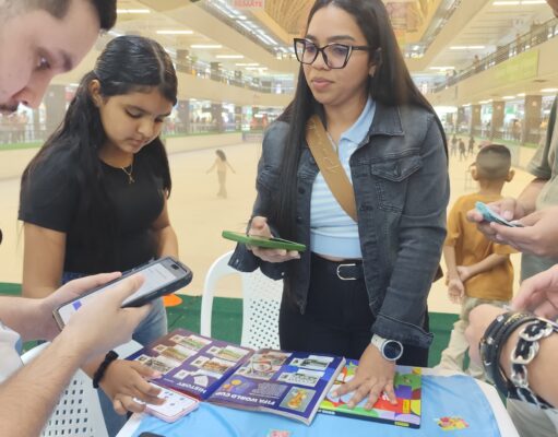 FOMUTUR mantiene la fiebre del Mundial 2026 con jornada de intercambio de barajitas