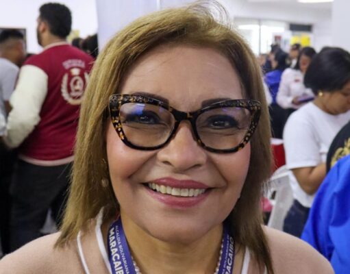 Más de 600 jóvenes participan en la Expo Orientación Vocacional Universitaria en Maracaibo Blanca Torres, directora de Educación y Asuntos Universitarios de la Alcaldía de Maracaibo