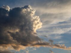 Estado del Tiempo en Maracaibo Hoy: Pronóstico, Temperatura y Probabilidad de Lluvia Formaciones nubosas dramáticas indicando posibles cambios meteorológicos