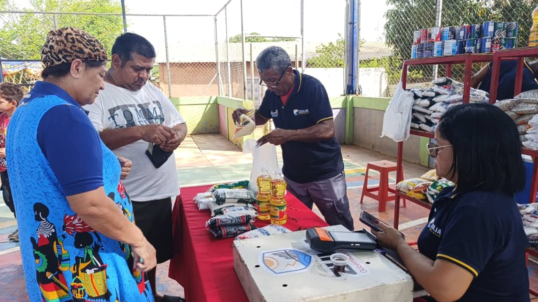 Más de 1.000 familias gozaron con la Bodega Movil en Francisco Eugenio Bustamante