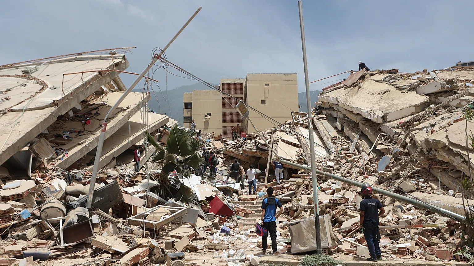 Terremotos, Hollywood y la estupidez