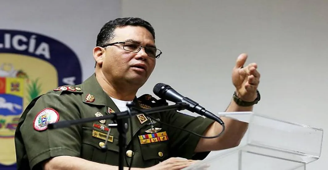 General en Jefe Gustavo González López ratificado como ministro de la Defensa