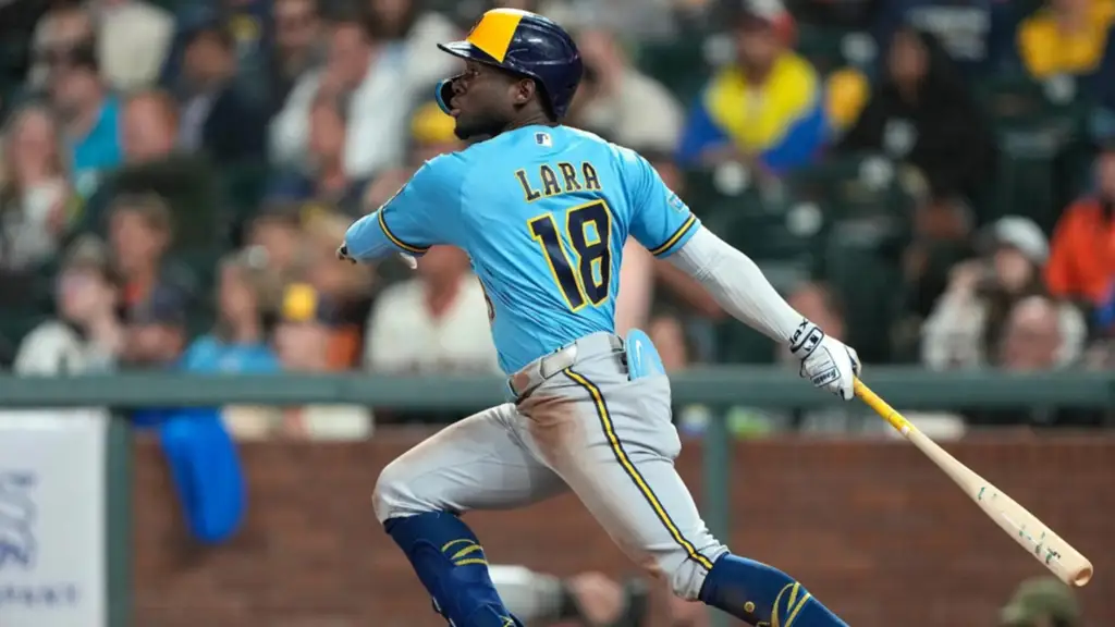 Luis Lara extiende su gran momento con quinto doblete