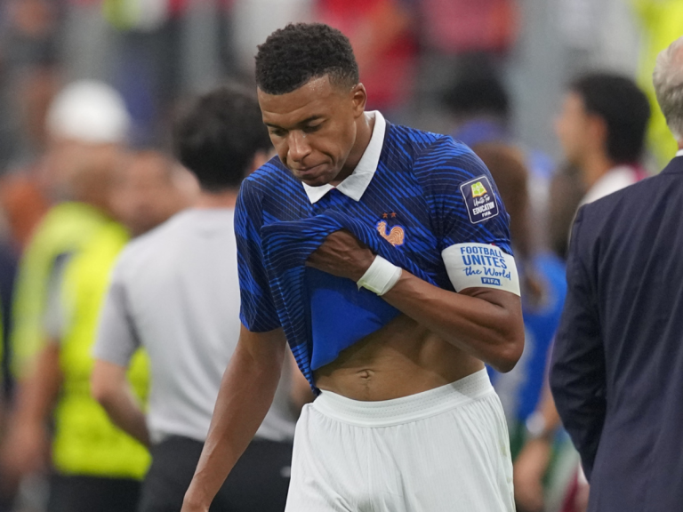 FIEBRE MUNDIAL Mbappé: «Cometimos demasiados errores técnicos»