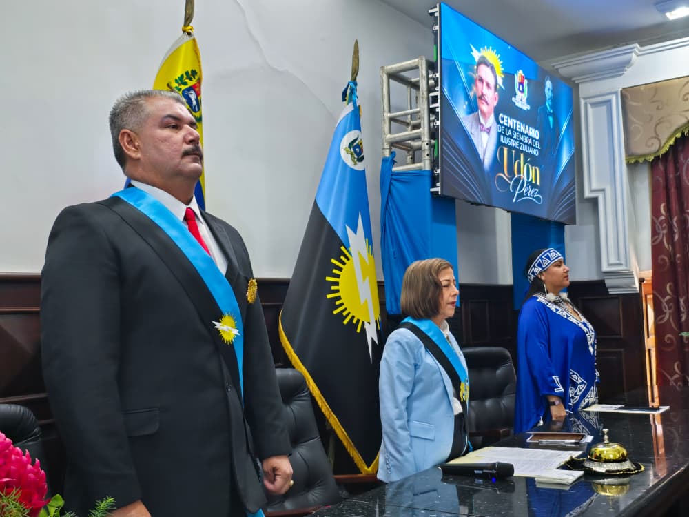 Zulia rinde tributo a Udón Pérez y otorga Orden Lago de Maracaibo a 100 años de su siembra