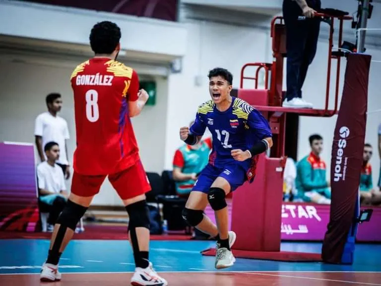 Épica remontada metió al Voleibol Sub17 entre los 8 mejores del mundial