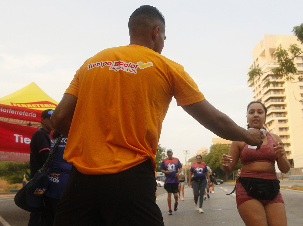 Mayor hidratación en la ciclovía con alianza entre el IMDEPREC y Ferretería Bicolor