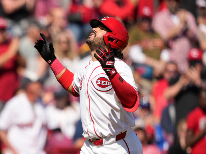 Nadie lo reclamó en waivers: Eunegio sigue con Cincinnati