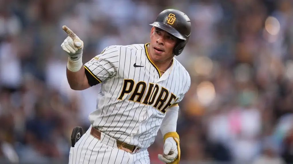 Freddy Fermín jonrón con trío de impulsadas
