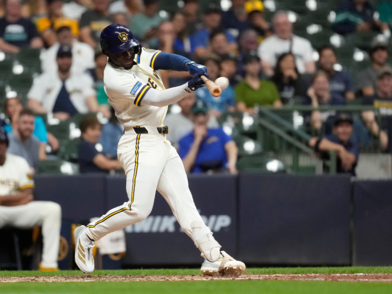 Luis Lara aportó su primer jonrón en la paliza de Milwaukee a Seattle 22 por 0