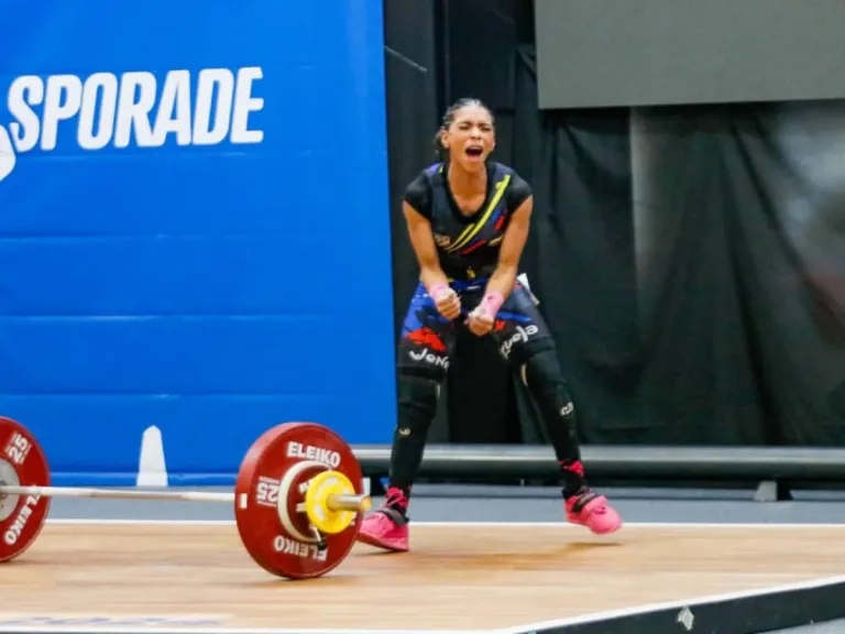 ¡GRANDIOSA! Mariangeli Martínez cuatro doradas y dos de plata