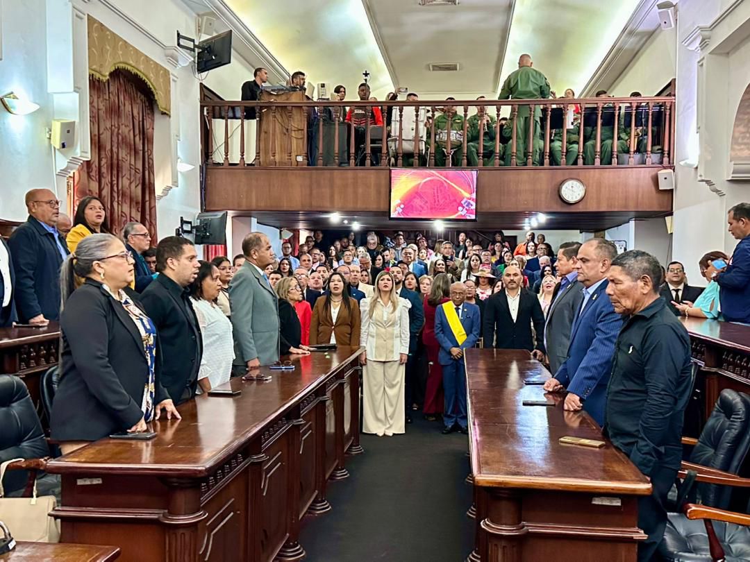 MERECIDO GALARDÓN: Gobernador Luis Caldera entregó el premio regional de Periodismo