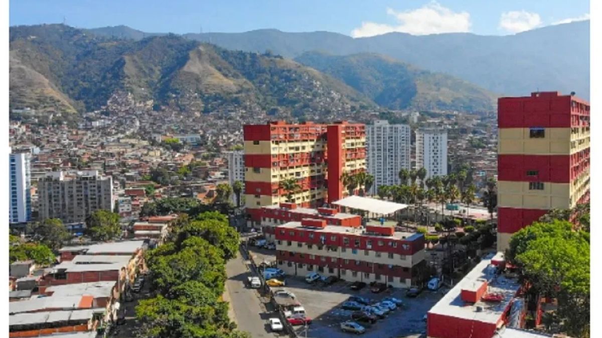 100 apartamentos rehabilitados entregados en el 23 de Enero