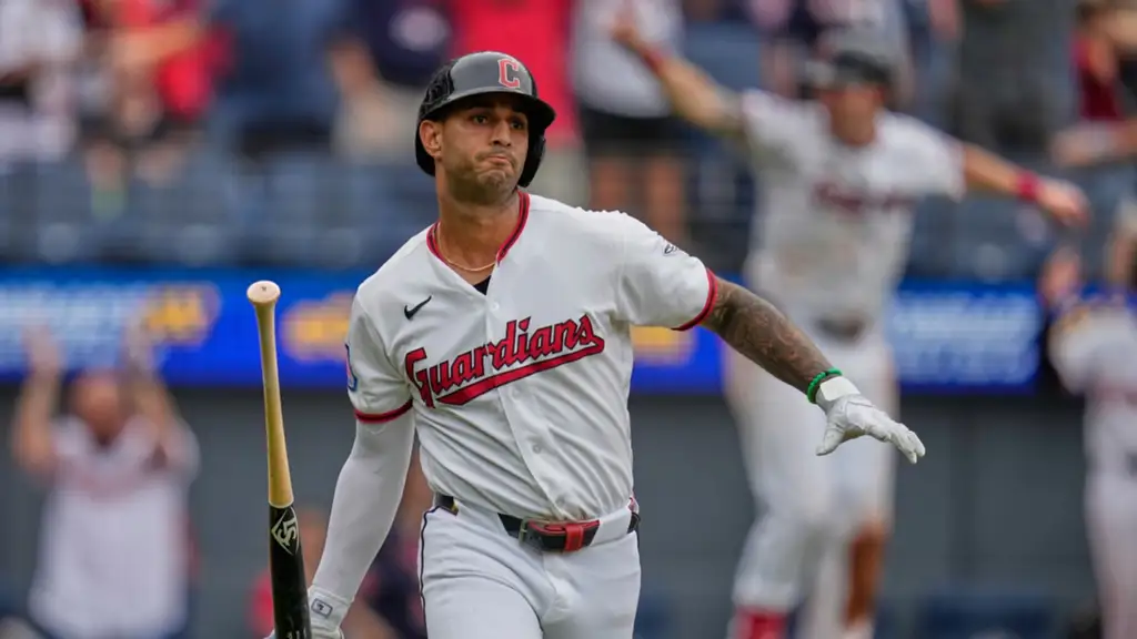 Rocchio sigue encendido: Ligó su multi-hit número 29 de la temporada.