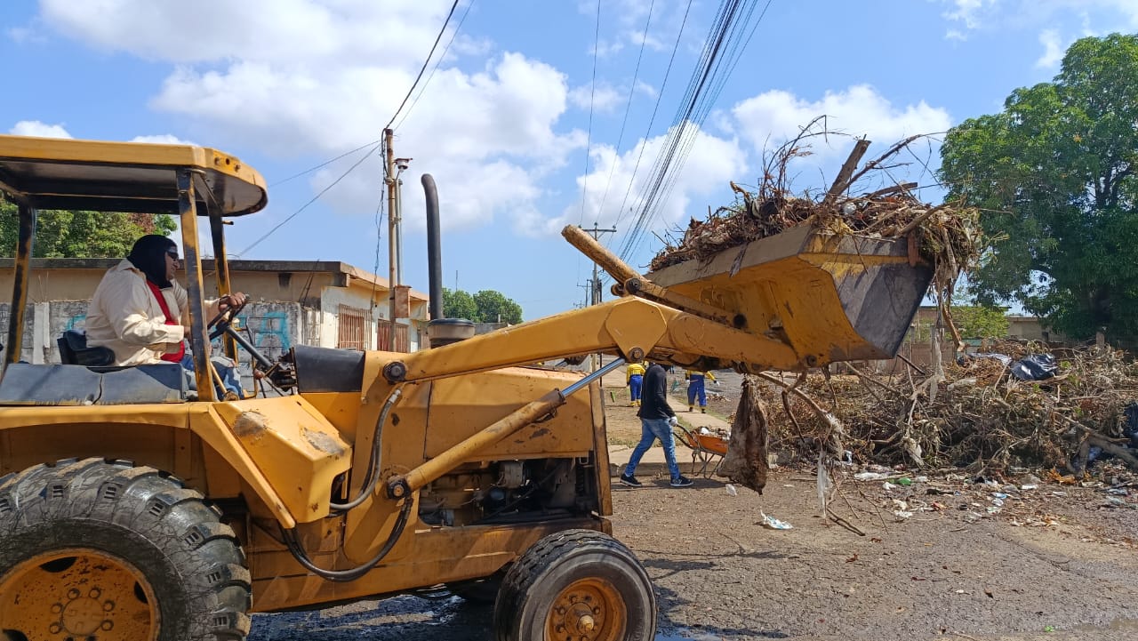IMA ejecutó saneamiento ambiental en la parroquia Antonio Borjas Romero