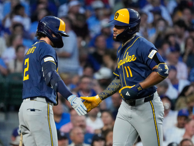 Jackson Chourio enrachado: Sólo le faltó el triple para la escalera