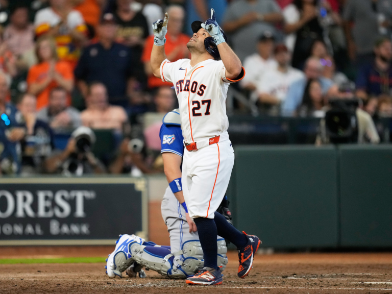Altuve sigue ampliando su leyenda: Bateó su jonrón 270