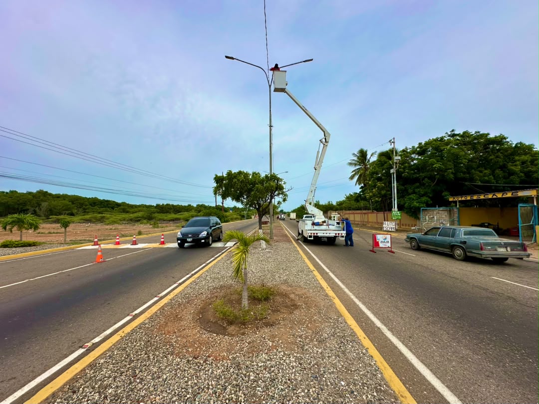 Gobernación del Zulia avanza con el plan integral de iluminación y bacheo en avenidas claves de Maracaibo