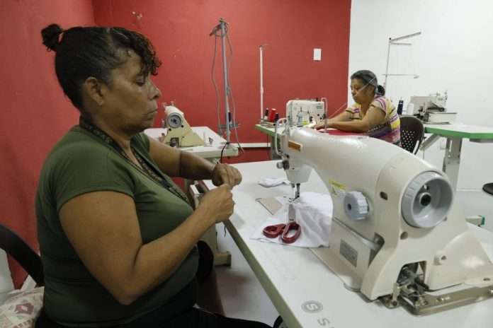 Elevarán la producción de uniformes escolares a 14 millones